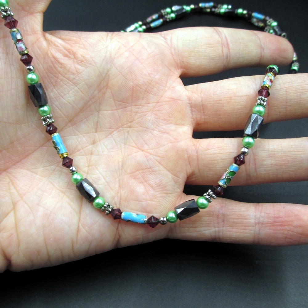 31 Inch Stylish Floral & Beaded Magnetic Necklace - Picture 3 of 6